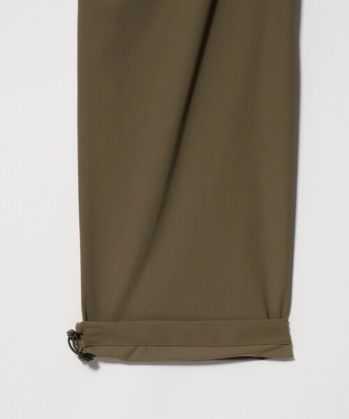 UNITED ARROWS(ユナイテッドアローズ)の「ナイロン/ポリウレタン エコニール 2プリーツ パンツ タテヨコストレッチ(その他パンツ・メンズ・ブラック/モカ・XL/M/S/L)」の20枚目の写真