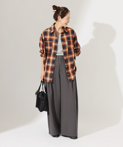 JOURNAL STANDARD(ジャーナルスタンダード)の「オンブレチェック シャツ(シャツ/ブラウス・レディース・コバルトブルー/ブラック系その他・FREE)」の4枚目の写真