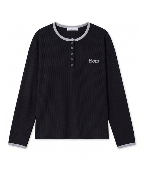 FUZZY SCAN(ファジスキャン)の「ワッフルボタン配色ロングスリーブ3カラー(Tシャツ/カットソー・レディース・チャコールグレー/ブラック/ブラウン・ONE SIZE)」の2枚目の写真