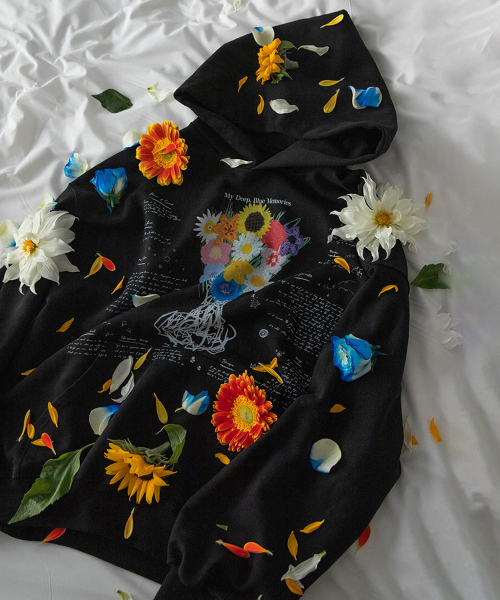 mydeepbluememories(マイディープブルーメモリーズ)の「MM Twelve Flower Hoodie (BLACK)(パーカー・レディース・ブラック・ONE SIZE)」の2枚目の写真