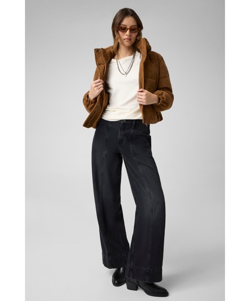 GUESS JEANS(ゲスジーンズ)の「GUESS JEANS Suede Cropped Puffer 中綿ジャケット セットアップ(ダウンジャケット/コート・レディース・ブラウン・X-SMALL/MEDIUM/SMALL)」の3枚目の写真