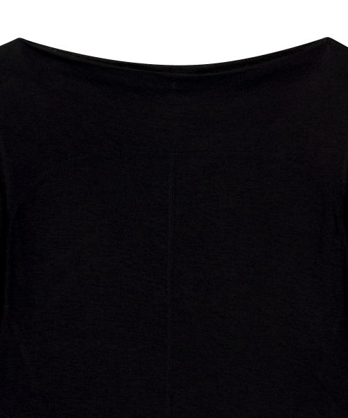 OJOS(オホス)の「Curved Cut Layered Tee / Black(Tシャツ/カットソー・レディース・その他・1/2)」の4枚目の写真