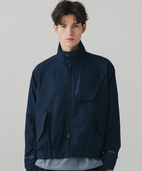 +phenix(プラスフェニックス)の「+phenix(プラスフェニックス)COTTON-LIKE HARRINGTON JKT コットンライク ハリントンジャケット / WINDSTOPPER PRODUCTS BY GORE-TEX LABS(ブルゾン・メンズ・チャコール/ブラウン/ネイビー・L/S/M)」の1枚目の写真