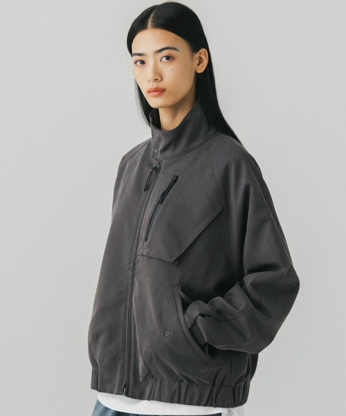 +phenix(プラスフェニックス)の「+phenix(プラスフェニックス)COTTON-LIKE HARRINGTON JKT コットンライク ハリントンジャケット / WINDSTOPPER PRODUCTS BY GORE-TEX LABS(ブルゾン・メンズ・チャコール/ブラウン/ネイビー・L/S/M)」の2枚目の写真