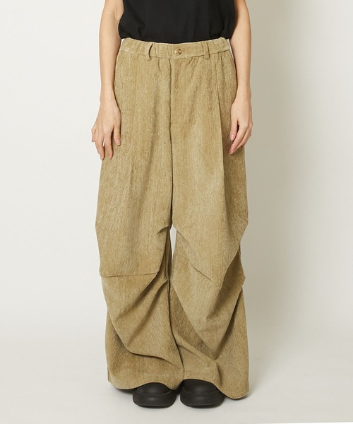 TAAKK(ターク)の「HERRINGBONE VELOUR PANTS(その他パンツ・レディース・ブラック/ベージュ・1/2)」の5枚目の写真