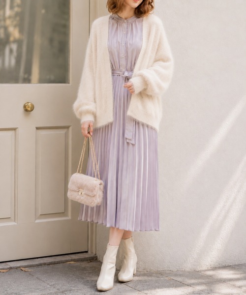 GRESHEL（グレッシェル）の「スタンドカラー 共ベルト付きプリーツワンピース（ワンピース・レディース・ライトグレー/ネイビー・MEDIUM/LARGE）」の9枚目の写真