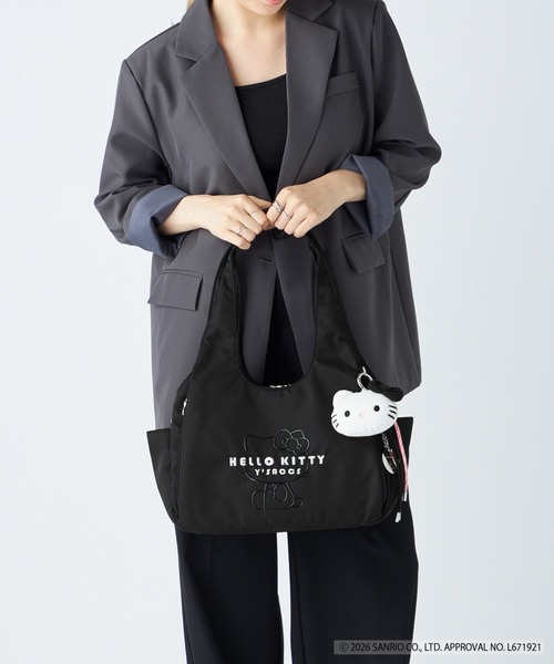 Y'SACCS(イザック)の「【Y'SACCS×HELLO KITTY】ハローキティフェイスポーチ付きトートM(トートバッグ・レディース・アイボリー/ネイビー/ブラック・FREE)」の1枚目の写真