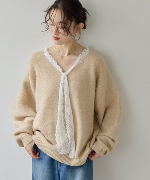 DISCOAT(ディスコート)の「【Noka】レースタイVネックニット《WEB限定》(ニット/セーター・レディース・チャコールグレー/モカ/ライトベージュ・FREE)」の1枚目の写真
