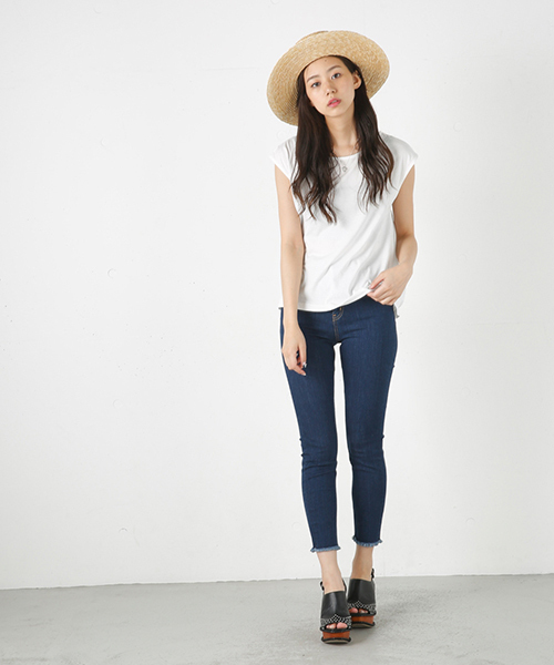 MOUSSY（マウジー）の「iSKO HW EMOTION fringe SKINNY2（デニムパンツ・レディース・ブルー/ライトブルー・26inch/27inch/23inch/24inch/25inch）」の2枚目の写真