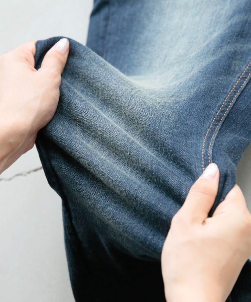 n'OrLABEL（ノアールレーベル）の「『風合いヴィンテージストレッチデニム』（デニムパンツ・レディース・ネイビー/ライトブルー/インディゴブルー・2/1）」の17枚目の写真