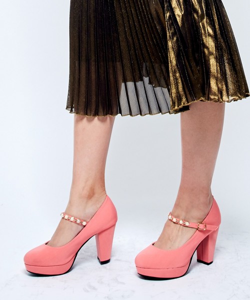 Realta（レアルタ）の「Realta(レアルタ)フェイクパール甲ベルトのパンプス（9cm）（パンプス・レディース・ブラック/ワイン/ブラック系その他/レッド/ホワイト/ホワイト系その他/ベージュ/ピンク/ピンクベージュ/ブラック系その他2/ブルー系その他/ブルー・S/LL/L/M）」の9枚目の写真