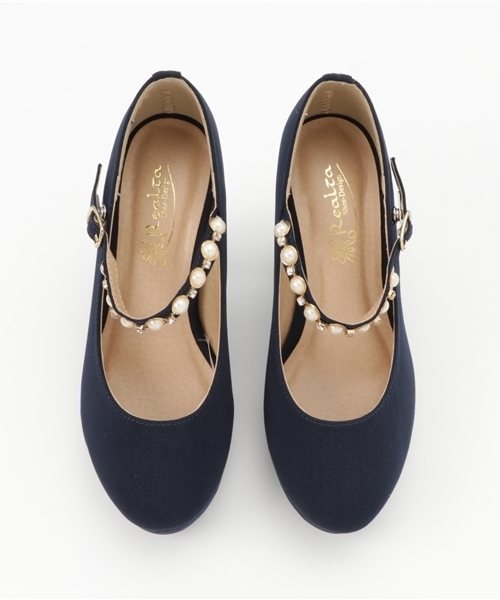 Realta（レアルタ）の「Realta(レアルタ)フェイクパール甲ベルトのパンプス（9cm）（パンプス・レディース・ブラック/ワイン/ブラック系その他/レッド/ホワイト/ホワイト系その他/ベージュ/ピンク/ピンクベージュ/ブラック系その他2/ブルー系その他/ブルー・S/LL/L/M）」の18枚目の写真