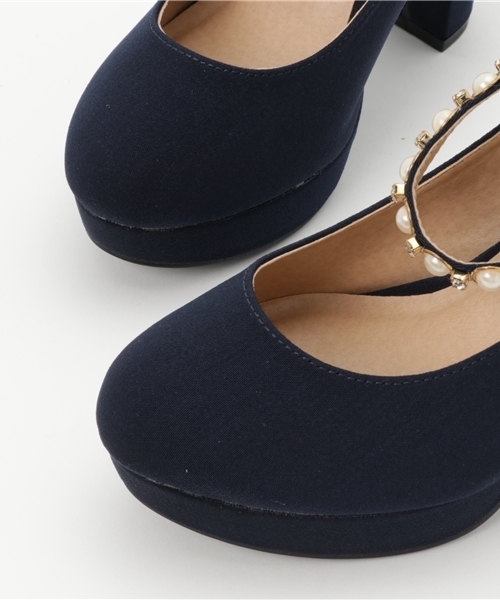 Realta（レアルタ）の「Realta(レアルタ)フェイクパール甲ベルトのパンプス（9cm）（パンプス・レディース・ブラック/ワイン/ブラック系その他/レッド/ホワイト/ホワイト系その他/ベージュ/ピンク/ピンクベージュ/ブラック系その他2/ブルー系その他/ブルー・S/LL/L/M）」の19枚目の写真