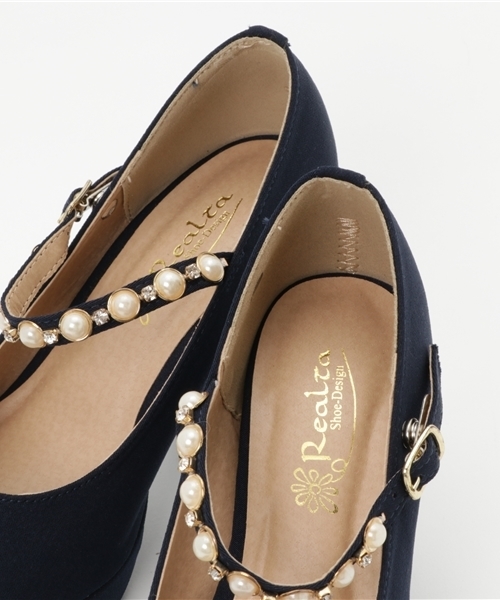 Realta（レアルタ）の「Realta(レアルタ)フェイクパール甲ベルトのパンプス（9cm）（パンプス・レディース・ブラック/ワイン/ブラック系その他/レッド/ホワイト/ホワイト系その他/ベージュ/ピンク/ピンクベージュ/ブラック系その他2/ブルー系その他/ブルー・S/LL/L/M）」の20枚目の写真