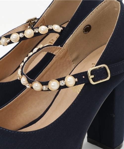 Realta（レアルタ）の「Realta(レアルタ)フェイクパール甲ベルトのパンプス（9cm）（パンプス・レディース・ブラック/ワイン/ブラック系その他/レッド/ホワイト/ホワイト系その他/ベージュ/ピンク/ピンクベージュ/ブラック系その他2/ブルー系その他/ブルー・S/LL/L/M）」の14枚目の写真