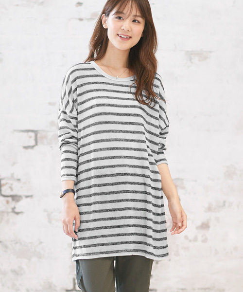 Pierrot（ピエロ）の「ビッグシルエット ニットソートップス（ニット/セーター・レディース・杢グレー/オフホワイト/ホワイト×ブラック/ブラック/カーキ/ブルー系その他/ベージュ/ネイビー/ピンク・M/L）」の3枚目の写真