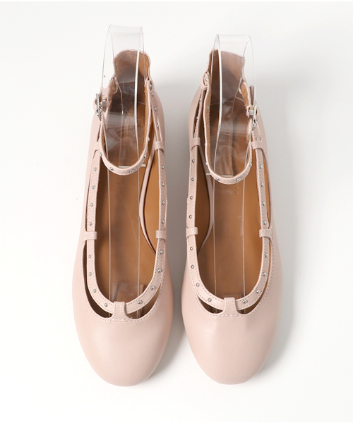 CHARLES & KEITH（チャールズ & キース）の「スタッズディテールパンプス / STUD DETAIL PUMPS（パンプス・レディース・ブラック/アイボリー/グリーン・23.5cm/23cm/25cm/24cm/24.5cm）」の7枚目の写真