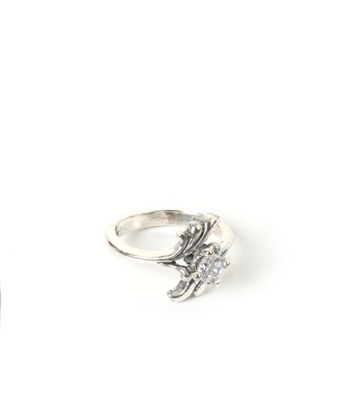 ROYAL ORDER（ロイヤルオーダー）の「VALENA RING w/ CZ（リング・メンズ・シルバー・9号 US-4h/10号 US-5/13号 US-6h/15号 US-7h/16号 US-8/12号 US-6）」の4枚目の写真