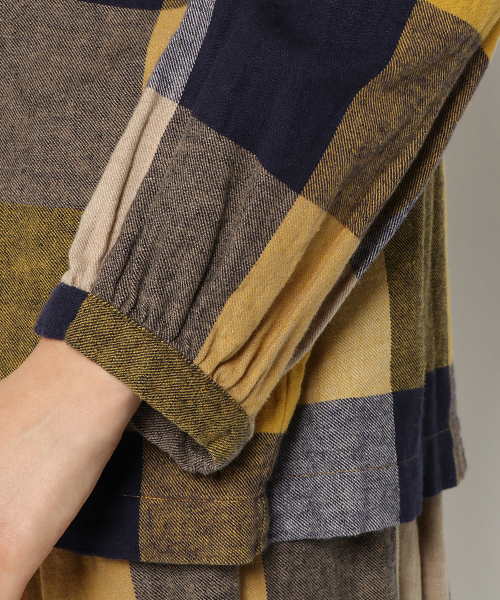 LBC（エルビーシー）の「コットンリネン起毛ブロックチェックブラウス（シャツ/ブラウス・レディース・イエロー/ブラック/レッド・MEDIUM/LARGE）」の12枚目の写真