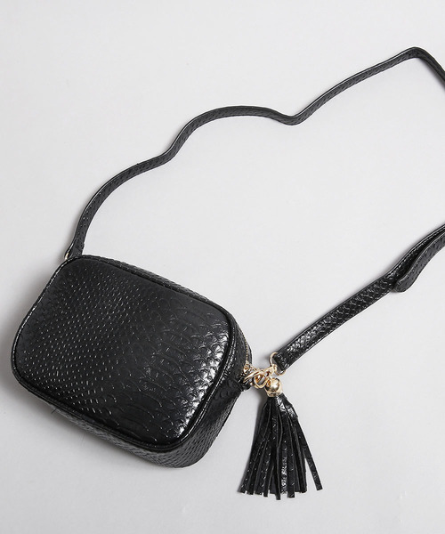 PLAIN CLOTHING（プレーンクロージング）の「クロコダイルショルダーバッグ【PLAIN CLOTHING】（ショルダーバッグ・レディース・ライトグレー/ブラック・FREE）」の2枚目の写真