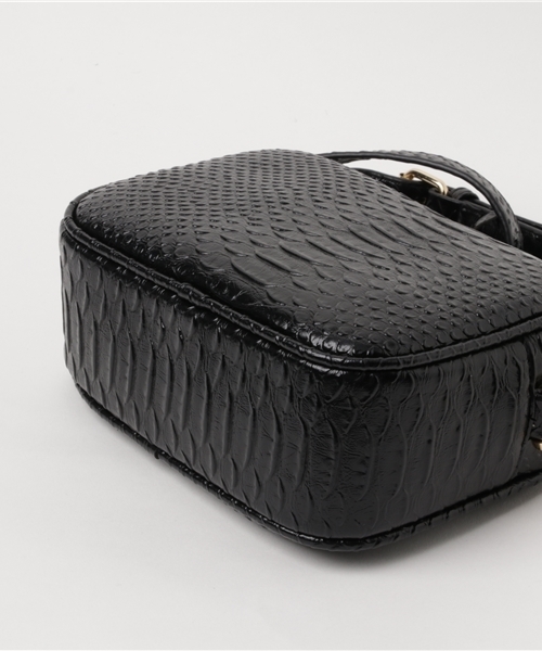 PLAIN CLOTHING（プレーンクロージング）の「クロコダイルショルダーバッグ【PLAIN CLOTHING】（ショルダーバッグ・レディース・ライトグレー/ブラック・FREE）」の5枚目の写真