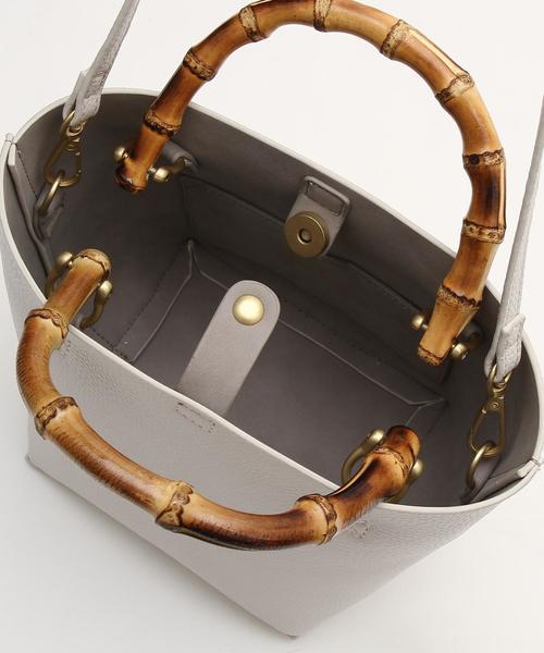coen(コーエン)の「【新色:ベージュ/マスタード/ダークグリーン・CM着用アイテム】フェイクレザーバンブー2WAYショルダーバッ(ショルダーバッグ・レディース・オフホワイト/ブラック/ブラウン/ベージュ/マスタード/ダークグリーン・FREE)」の17枚目の写真