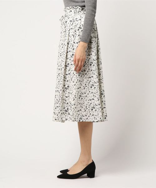 un dix cors（アンディコール）の「単色花柄ギャザースカート（スカート・レディース・ネイビー/オフホワイト・ﾌﾘ-）」の3枚目の写真