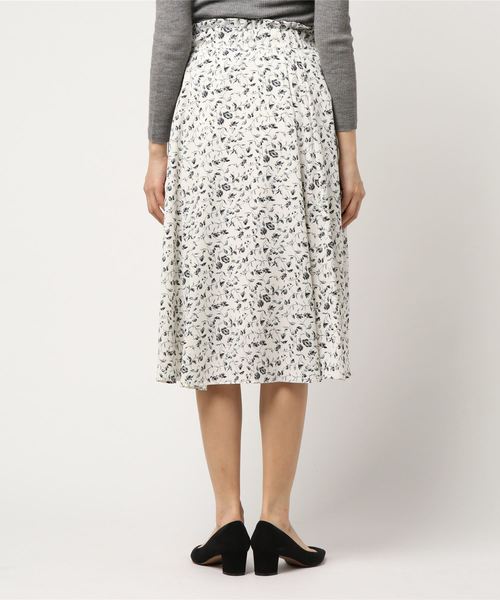 un dix cors（アンディコール）の「単色花柄ギャザースカート（スカート・レディース・ネイビー/オフホワイト・ﾌﾘ-）」の4枚目の写真