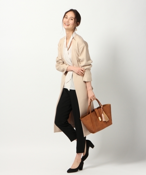 GLOBAL WORK（グローバルワーク）の「【DRESS】Wクロスノーカラーコート/778918（ノーカラージャケット・レディース・ベージュ/ライトピンク・LARGE/MEDIUM）」の4枚目の写真