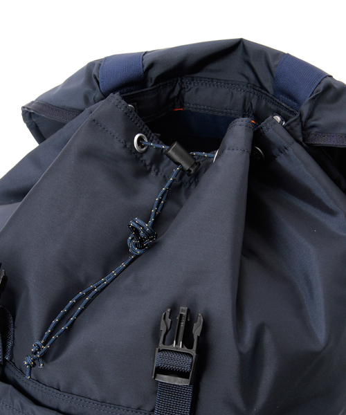 PORTER（ポーター）の「PORTER FORCE RUCKSACK <B印 YOSHIDA SELECT>（バックパック/リュック・メンズ・ブラック/オリーブ/ネイビー・ONE SIZE）」の16枚目の写真