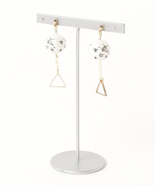 TONE SELECT GOODS(トーンセレクトグッズ)の「【muddy-maua】手書きプリントピアス(ピアス(両耳用)・レディース・ホワイト・FREE)」の1枚目の写真