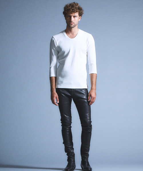5351 POUR LES HOMMES(ゴーサンゴーイチプールオム)の「ベアハニカムUネックカットソー(Tシャツ/カットソー・メンズ・ホワイト/ホワイト系その他/ブラック・44/46/48/50)」の4枚目の写真