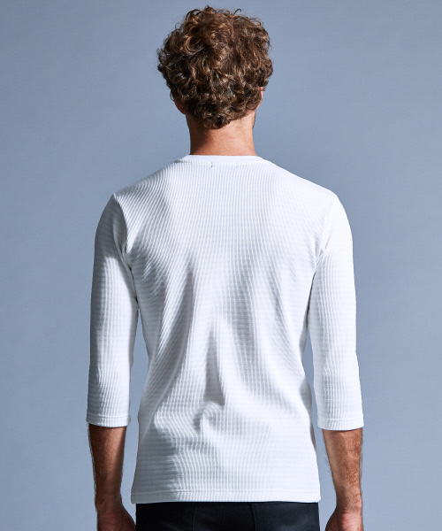 5351 POUR LES HOMMES(ゴーサンゴーイチプールオム)の「ベアハニカムUネックカットソー(Tシャツ/カットソー・メンズ・ホワイト/ホワイト系その他/ブラック・44/46/48/50)」の6枚目の写真