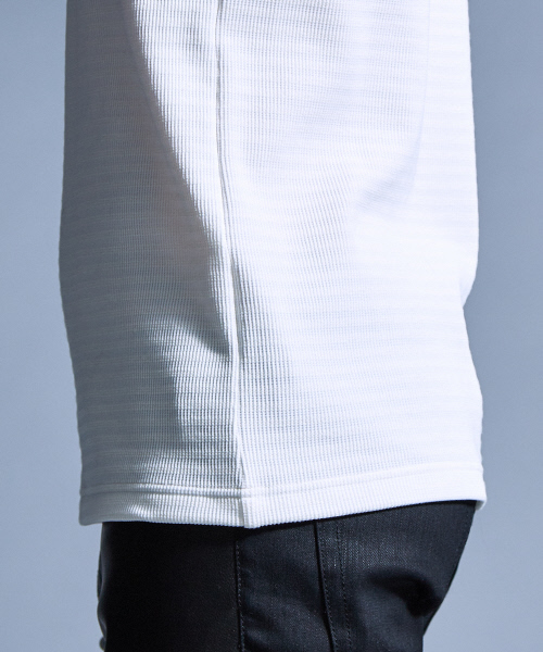 5351 POUR LES HOMMES(ゴーサンゴーイチプールオム)の「ベアハニカムUネックカットソー(Tシャツ/カットソー・メンズ・ホワイト/ホワイト系その他/ブラック・44/46/48/50)」の9枚目の写真
