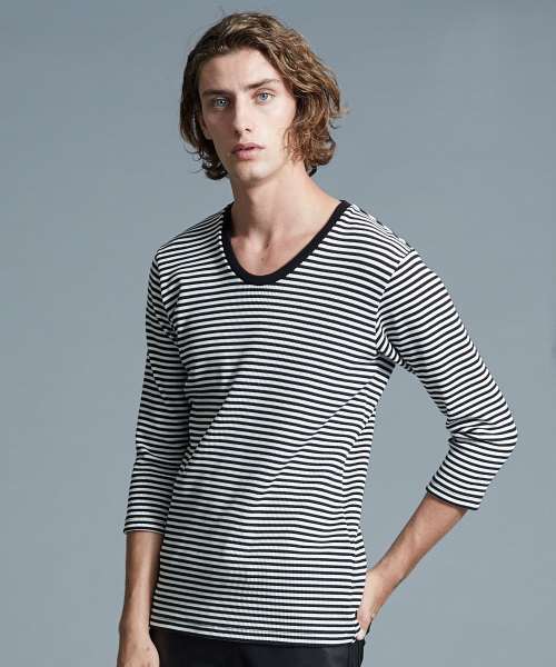 5351 POUR LES HOMMES(ゴーサンゴーイチプールオム)の「ベアハニカムUネックカットソー(Tシャツ/カットソー・メンズ・ホワイト/ホワイト系その他/ブラック・44/46/48/50)」の13枚目の写真