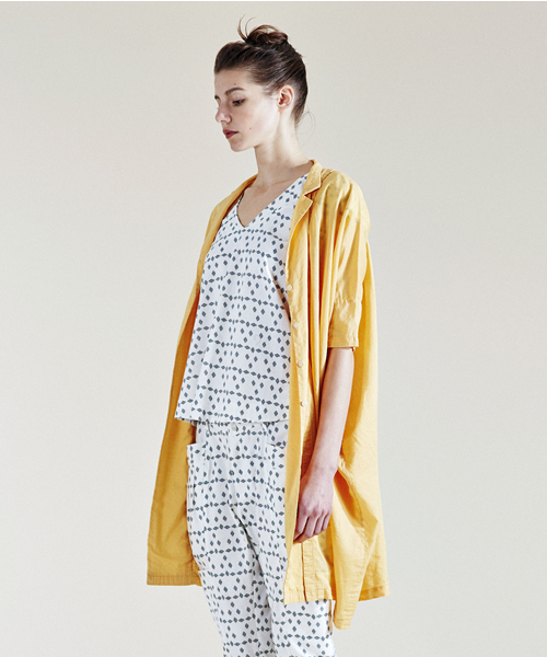 ARCHI（アーキ）の「HOJA LONG SHIRT JACKET（ワンピース・レディース・ライトブルー/ブラック/イエロー・SMALL/MEDIUM）」の3枚目の写真
