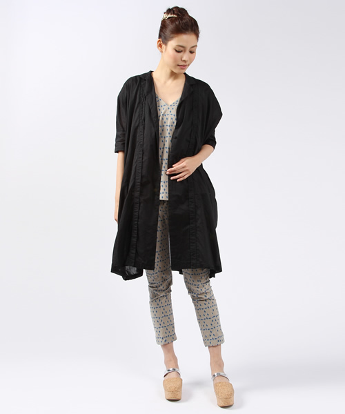 ARCHI（アーキ）の「HOJA LONG SHIRT JACKET（ワンピース・レディース・ライトブルー/ブラック/イエロー・SMALL/MEDIUM）」の2枚目の写真