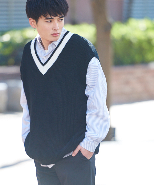 kutir（クティール）の「Vネックチルデンニットベスト（Tシャツ/カットソー・メンズ・ブラック/ベージュ・MEDIUM/LARGE）」の2枚目の写真