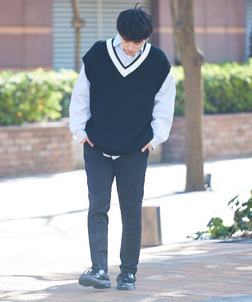 kutir（クティール）の「Vネックチルデンニットベスト（Tシャツ/カットソー・メンズ・ブラック/ベージュ・MEDIUM/LARGE）」の5枚目の写真