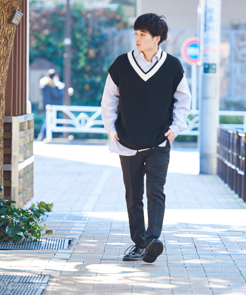 kutir（クティール）の「Vネックチルデンニットベスト（Tシャツ/カットソー・メンズ・ブラック/ベージュ・MEDIUM/LARGE）」の9枚目の写真