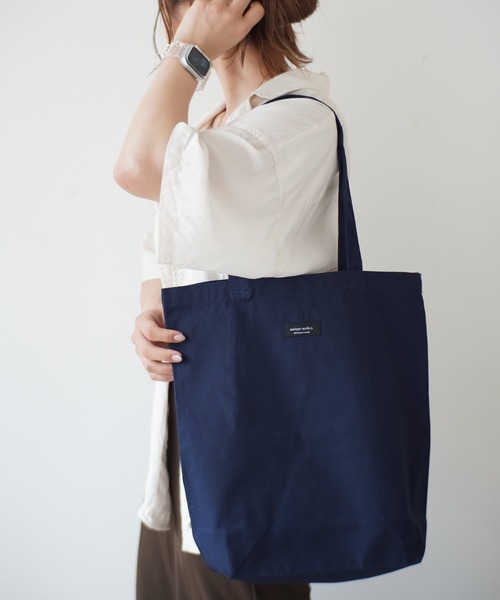 United Athle（ユナイテッドアスレ）の「【 UNITED ATHLE / ユナイテッドアスレ 】 antique andico ロゴ レギュラー キャンバス トート (Mサイズ)（トートバッグ・レディース・ネイビー/グレー/ブラック/ホワイト/ブラック系その他/ホワイト×ブラック/ホワイト×ネイビー/ホワイト×グレー/ホワイト系その他/グリーン/ピンクベージュ/パープル/ベージュ・FREE）」の11枚目の写真