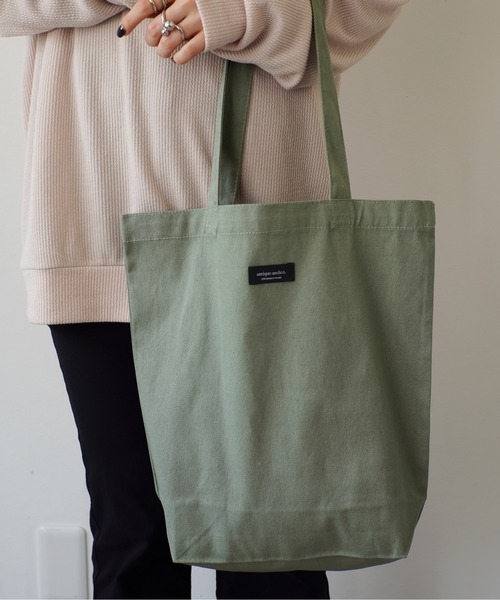 United Athle（ユナイテッドアスレ）の「【 UNITED ATHLE / ユナイテッドアスレ 】 antique andico ロゴ レギュラー キャンバス トート (Mサイズ)（トートバッグ・レディース・ネイビー/グレー/ブラック/ホワイト/ブラック系その他/ホワイト×ブラック/ホワイト×ネイビー/ホワイト×グレー/ホワイト系その他/グリーン/ピンクベージュ/パープル/ベージュ・FREE）」の10枚目の写真