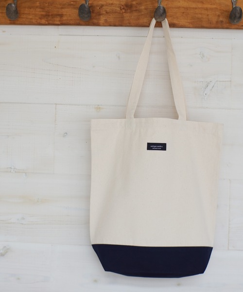 United Athle（ユナイテッドアスレ）の「【 UNITED ATHLE / ユナイテッドアスレ 】 antique andico ロゴ レギュラー キャンバス トート (Mサイズ)（トートバッグ・レディース・ネイビー/グレー/ブラック/ホワイト/ブラック系その他/ホワイト×ブラック/ホワイト×ネイビー/ホワイト×グレー/ホワイト系その他/グリーン/ピンクベージュ/パープル/ベージュ・FREE）」の16枚目の写真