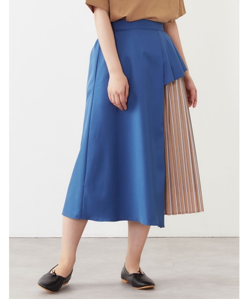 POU DOU DOU（プードゥドゥ）の「サイドぺプラムプリーツスカート（スカート・レディース・ベージュ/ネイビー/ブルー・3）」の19枚目の写真