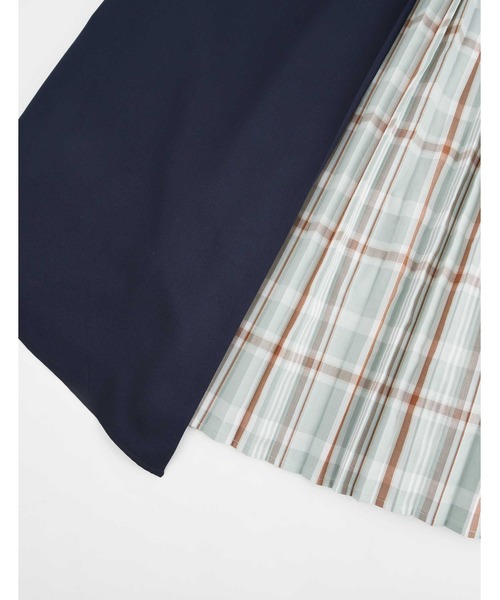 POU DOU DOU（プードゥドゥ）の「サイドぺプラムプリーツスカート（スカート・レディース・ベージュ/ネイビー/ブルー・3）」の5枚目の写真