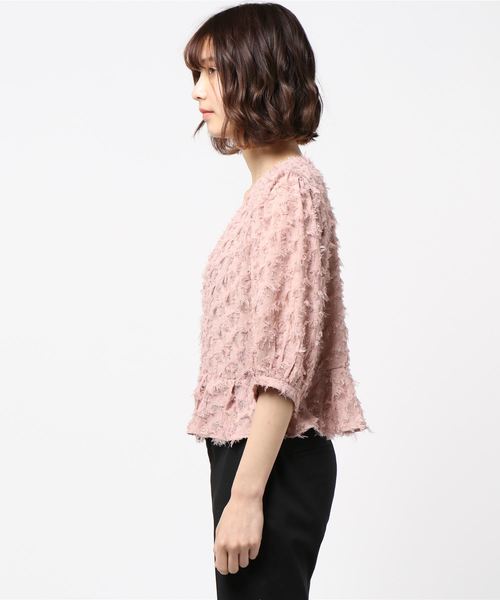 flower(フラワー)の「フェザーフリンジトップ(シャツ/ブラウス・レディース・ピンク/アイボリー・FREE)」の3枚目の写真