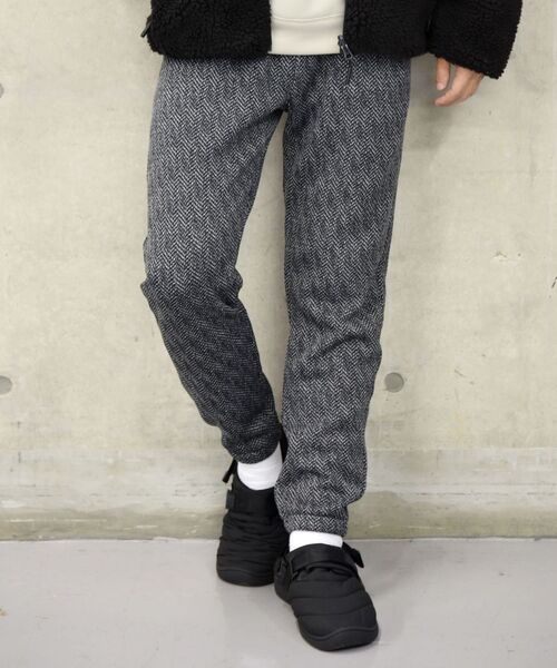 SHIPS（シップス）の「【WEB限定】SHIPS: ストレッチ ジョガー フリース パンツ 20FW（その他パンツ・メンズ・ブラック/チャコールグレー/ブラウン/ネイビー・S/M/L/XL/XXL）」の2枚目の写真