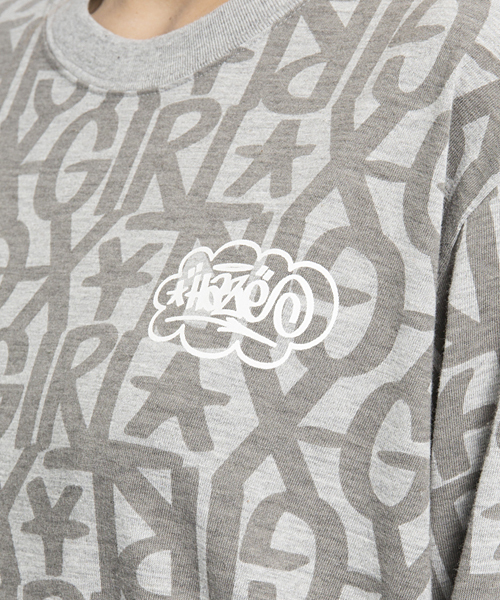 X-girl（エックスガール）の「HAZE LOGO ALL-OVER PRINT L/S TEE（Tシャツ/カットソー・レディース・ホワイト/アッシュ/ピンク・1/2）」の7枚目の写真