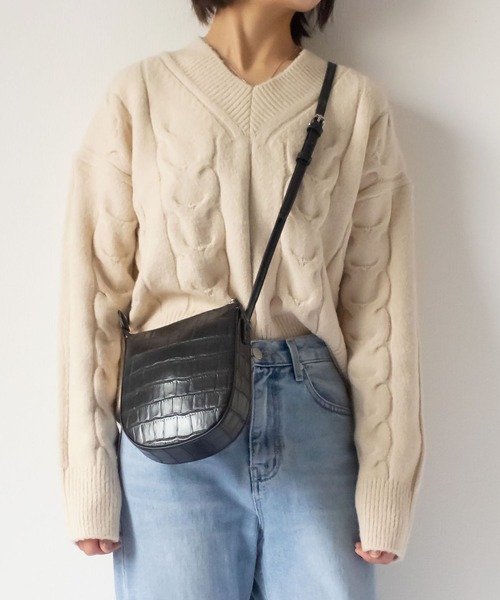 me+em select（ミームセレクト）の「クロコダイル柄ハーフムーンショルダーバッグ（ショルダーバッグ・レディース・ブラック/ダークブラウン/ベージュ/ブラウン/アイボリー・FREE）」の3枚目の写真