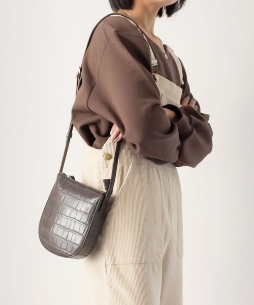me+em select（ミームセレクト）の「クロコダイル柄ハーフムーンショルダーバッグ（ショルダーバッグ・レディース・ブラック/ダークブラウン/ベージュ/ブラウン/アイボリー・FREE）」の14枚目の写真